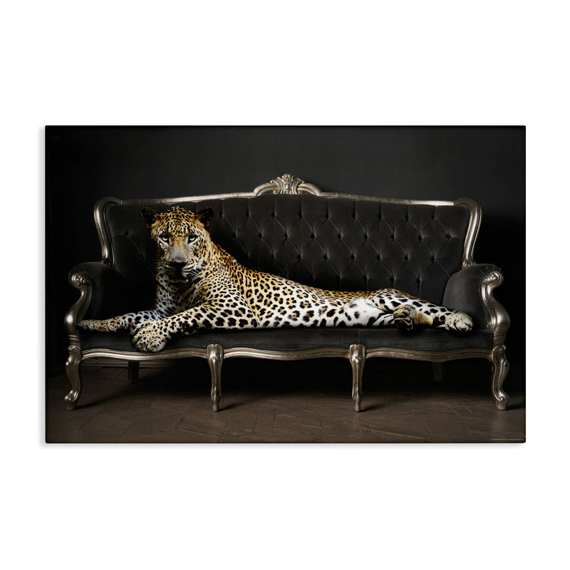 «Cheetah Sprawled on Couch», art mural sur toile par Reinders, H 30 po x l 45 po