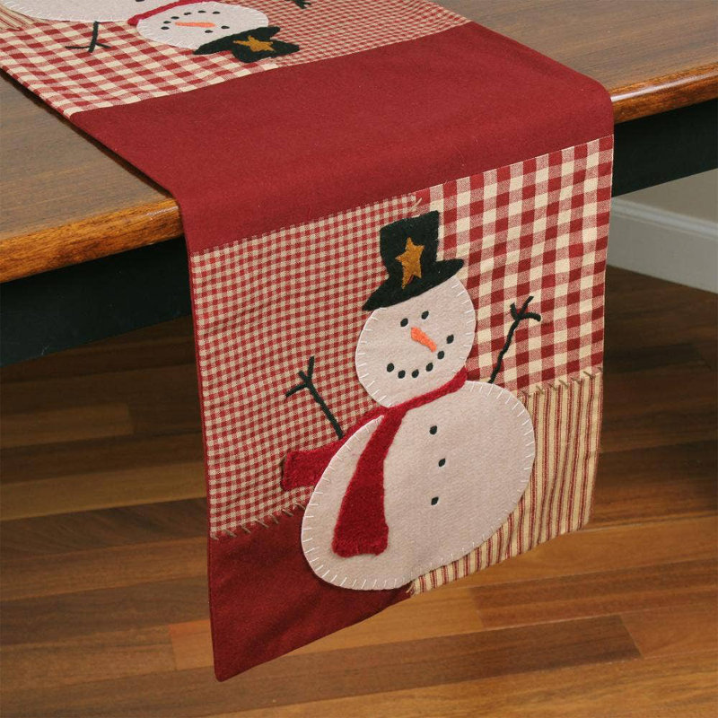 C Snowberry Table Runner