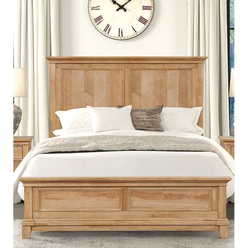 Lit double de style campagnard avec tête de lit en planches et fabrication en bois durable pour une élégance intemporelle