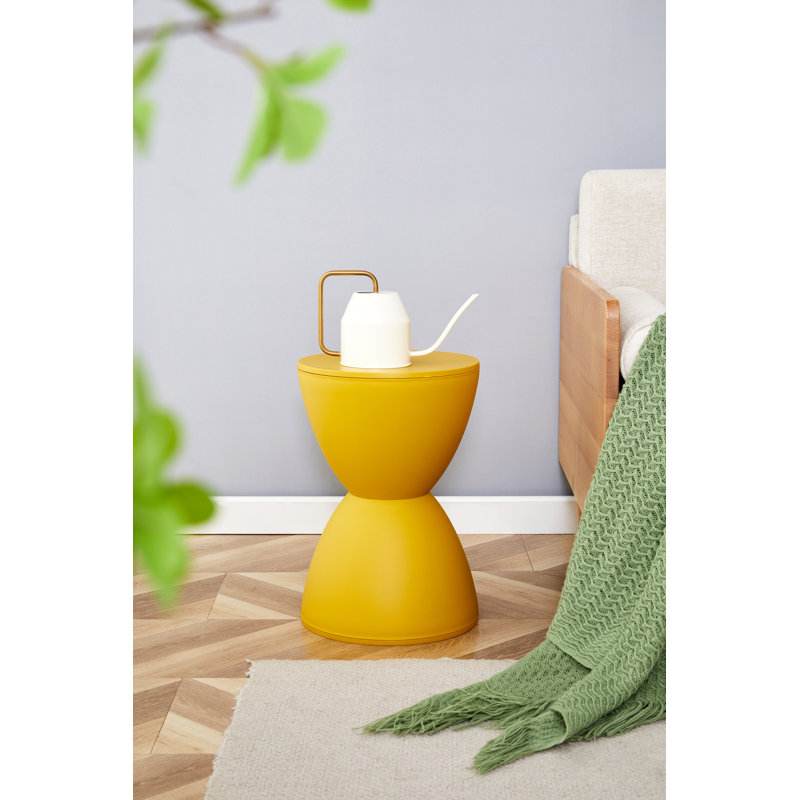 Table d'appoint en plastique Price, H 17,7 po x L 11,8 po x l 11,8 po, Jaune
