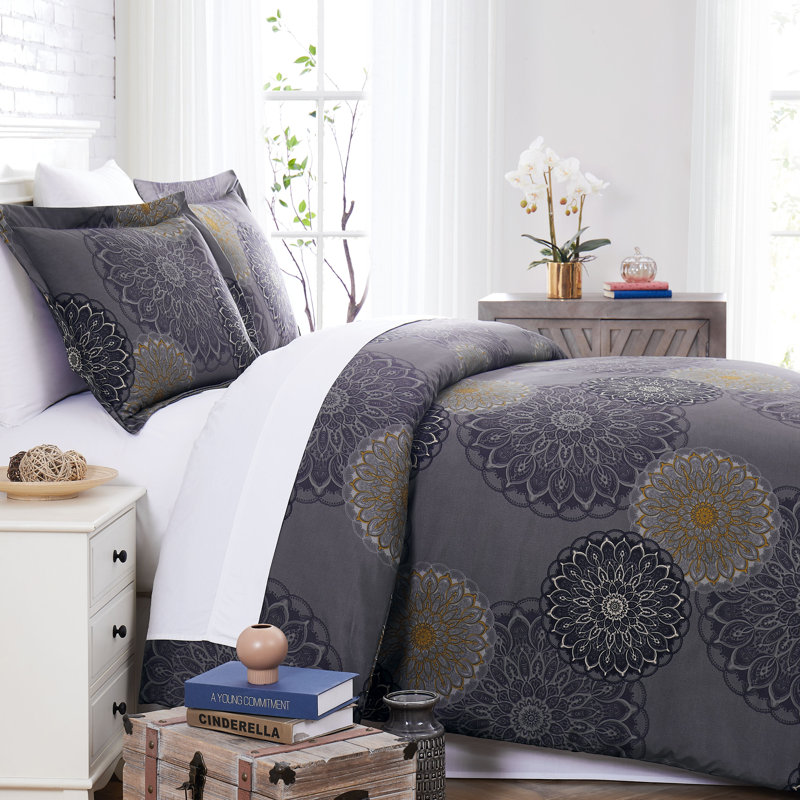 Midnight Floral Black and Gold Full/Queen Duvet Cover Set