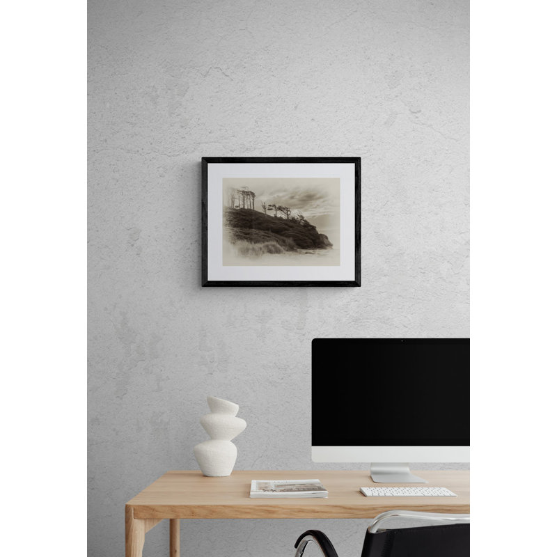 Balayé par le vent par Tom Kostes, Papier avec cadre noir, 16" H x 20" W