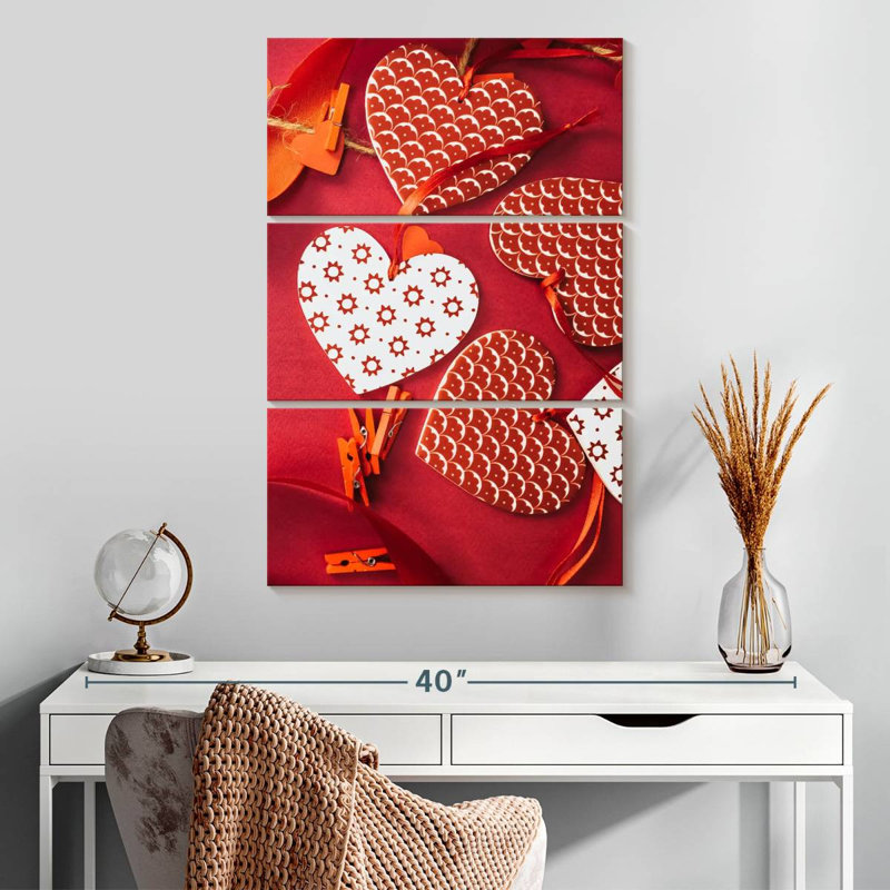 Hardie Paper Ornament Hearts, 32" H x 20" W