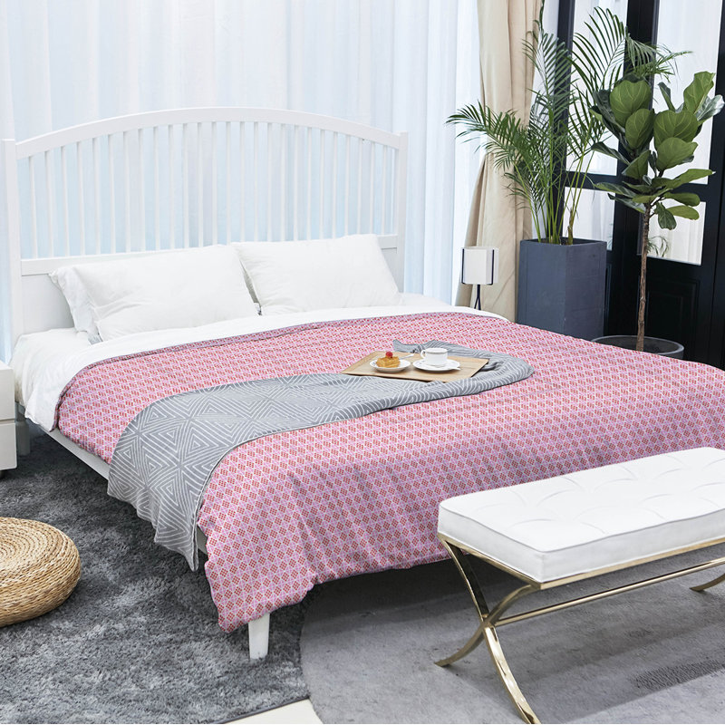 Polyester Comforter, Queen Comforter, Pink/White Geometric 1