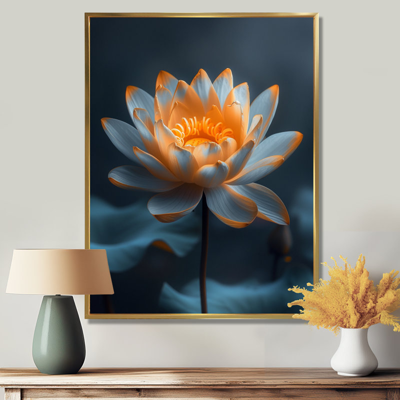 Blanc blanc, reflet de lotus photo II - décoration murale lotus, Cadre flottant doré, H 34 po x l 44 po