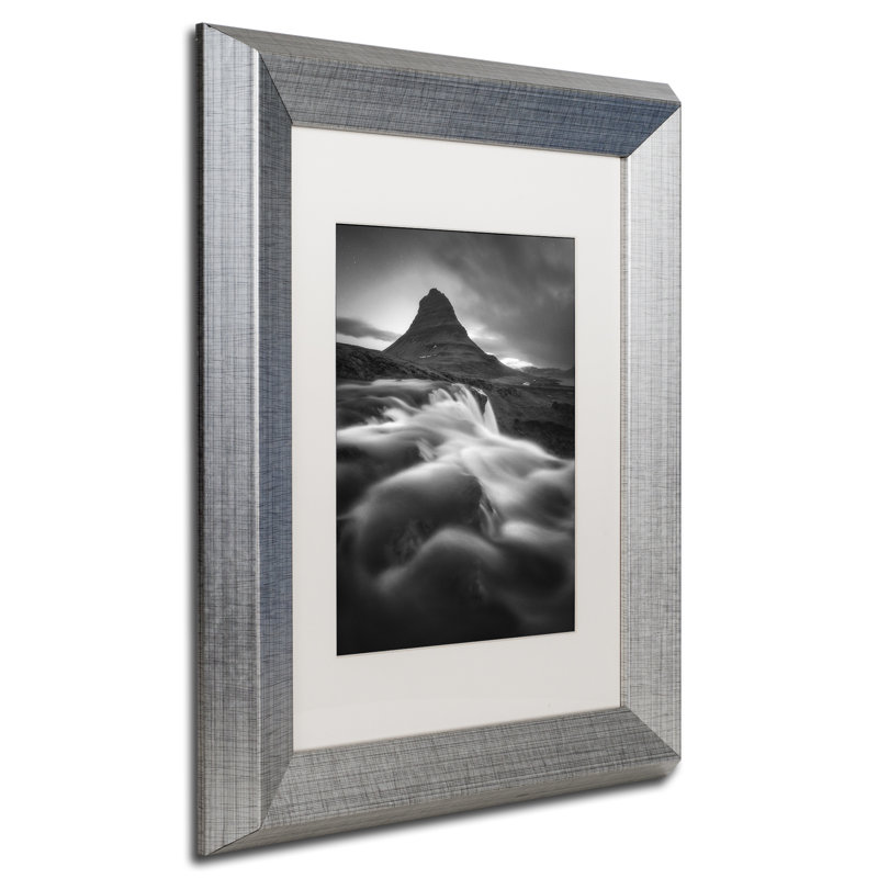 «Kirkjufell» par Hockman, impression encadrée, H 14 po x l 11 po x P 0,5 po, Blanc, Cadre argenté