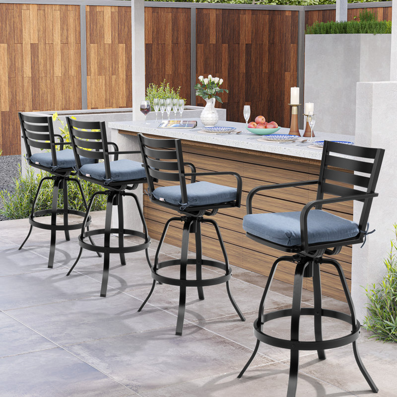 Tabouret de bar pivotant en aluminium 29 po avec coussin Sunbrella amovible (ensemble de 4), Île Seymour Nord, Galapagos