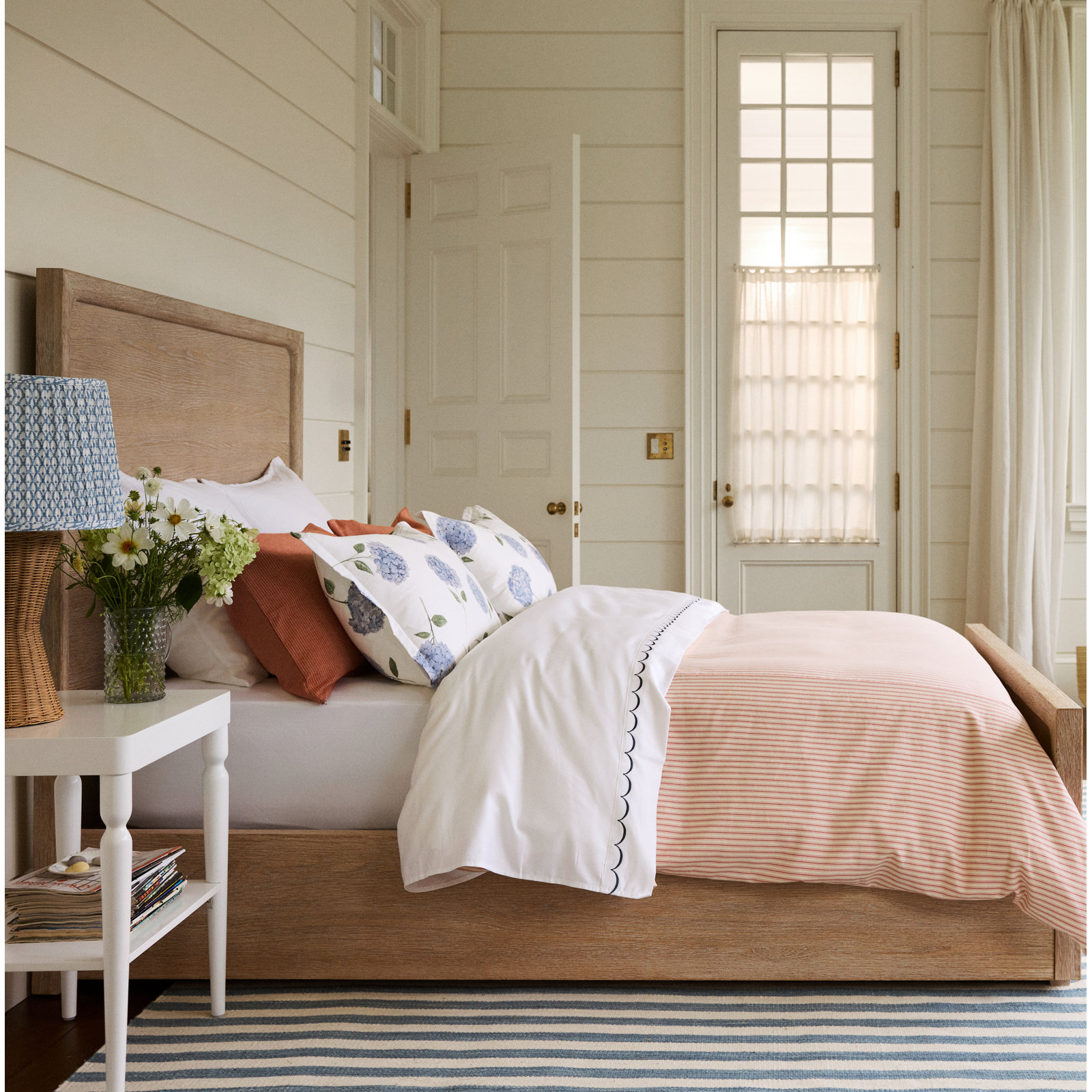 Modern Desert Oak Bed, Queen