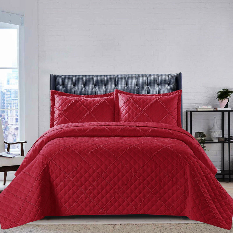 Dez Polyester Geometric Shapes Bedspread with Pillow Shams Included, 230 x 290 cm, Red
