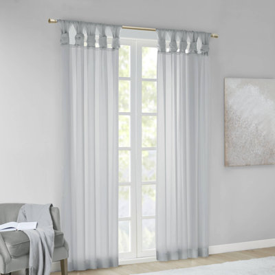 Paire de panneaux de rideaux Baisden en polyester gris pâle à pattes torsadées, 50 x 95 po