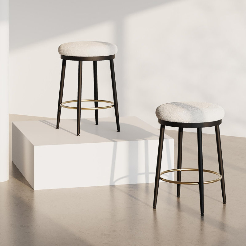 Ensemble de 2 tabourets de comptoir 24,75 po Modern, ensemble de 2 tabourets de comptoir blancs avec structure en fer, coussin éponge, repose-pieds, convient à la cuisine / chambre à coucher / salle à manger.