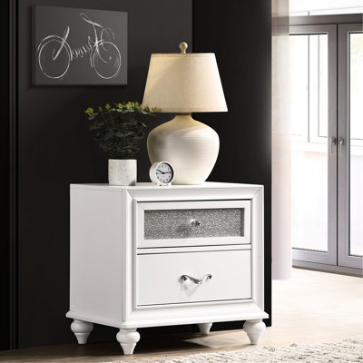 Élégante table de chevet blanche avec 2 tiroirs et ornements en cristal en acrylique qui en fascine 2 aux accents éblouissants