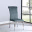 Ensemble de luxueuses chaises d'appoint capitonnées en chrome, parfaites pour des expériences culinaires glamour et confortables