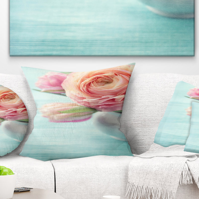 Belles fleurs roses dans un vase - coussin à imprimé floral, 16 po x 1 po, Coussin décoratif