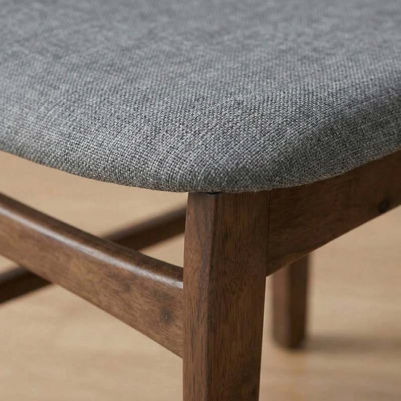 Chaise rembourrée en bois massif Gantz
