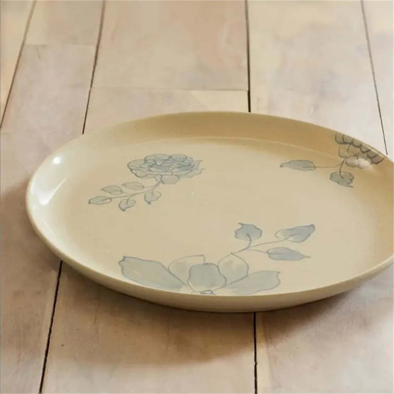Assiette plate en céramique blanche cassée imprimée - Élégante et durable pour tous les jours et occasions spéciales, 9,8 po