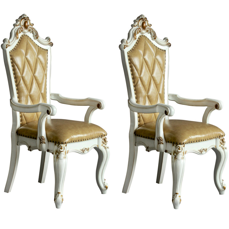 2 fauteuils couleur caramel, garniture perle antique, chaises de salle à manger classiques, revêtement, détails, style