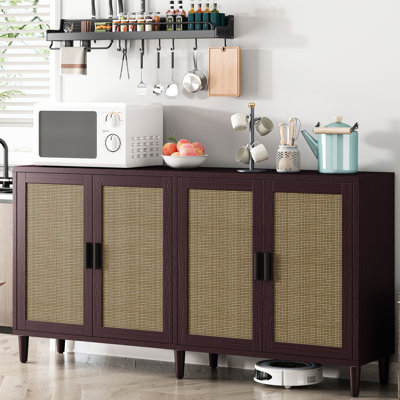 Buffet brun de 178 cm (70,13 pouces) avec quatre portes et tablettes réglables, idéal pour la décoration intérieure. Meuble de rangement pratique et décoratif de grande capacité.