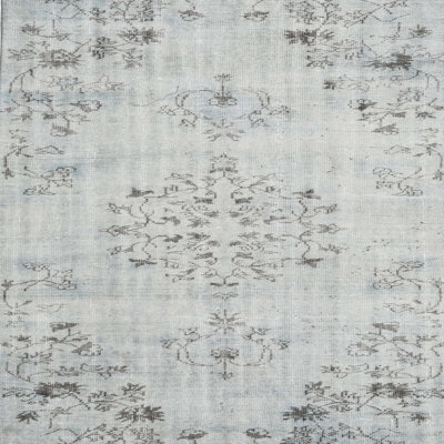 Tapis oriental en laine gris