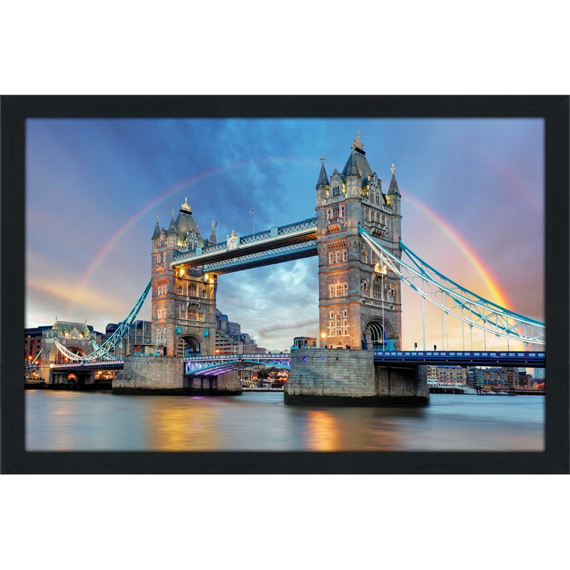«London's Tower Bridge», reproduction de photo encadrée, H 27,5 po x l 39,5 po x P 0,75 po, Cadre espresso