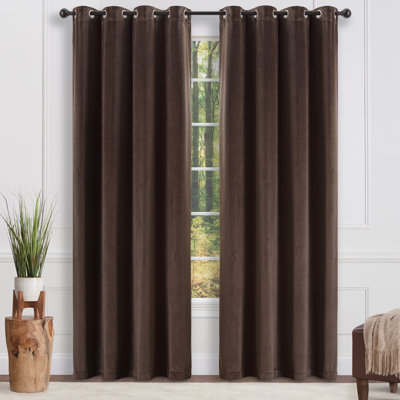 Paire de rideaux obscurcissant avec œillets Shontaya