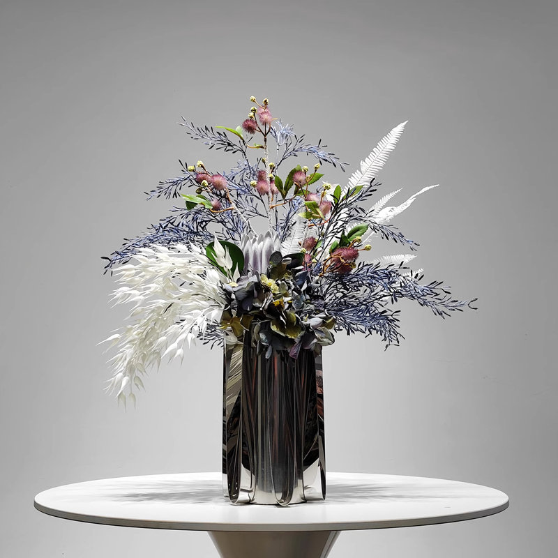 Décoration de fleur simulée