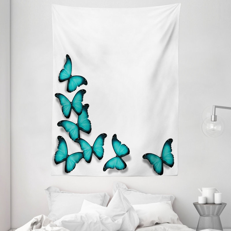 Tapisserie en polyester avec papillons, H 80 po x l 60 po