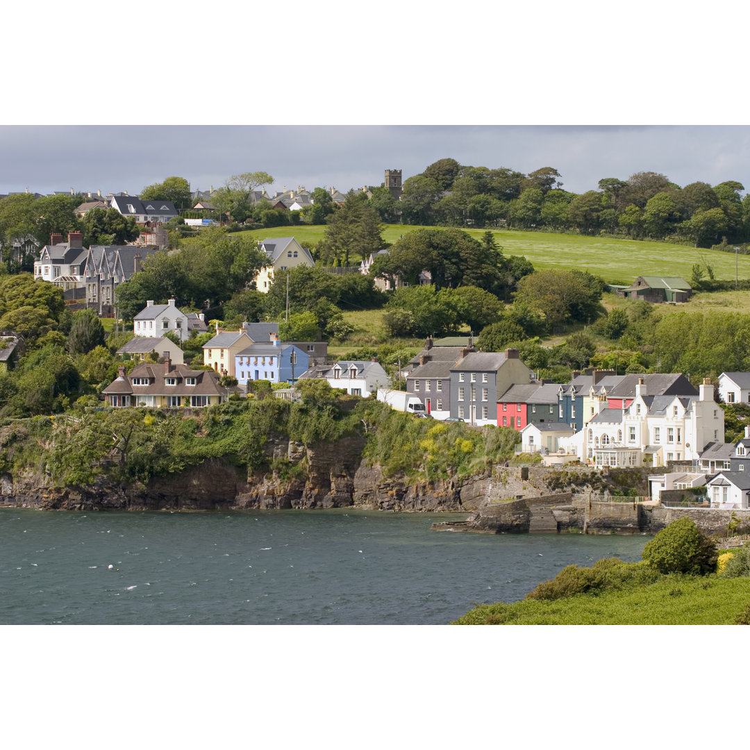 Leinwandbild Village By The Sea