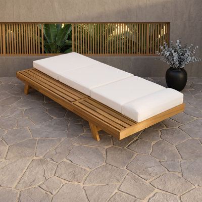 Chaise longue d'extérieur réglable en bois avec coussin