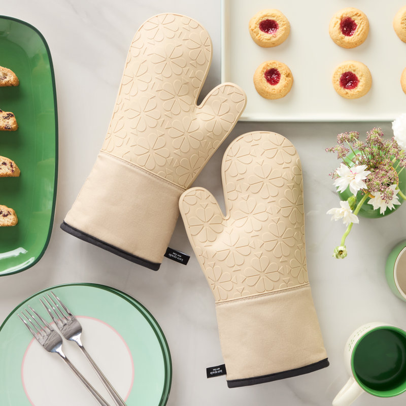 Kate Spade New York Spade Flower Floral Oven Mitt Set, Beige/Black