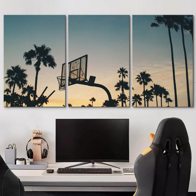 «Tropical Palm Basketball Stands and Palm Trees Under the Sunset», ensemble de 3 reproductions de photos, H 24 po x l 48 po