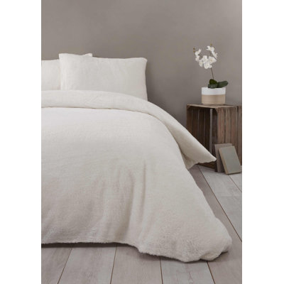 Kirol Bedding with Pillowcases
