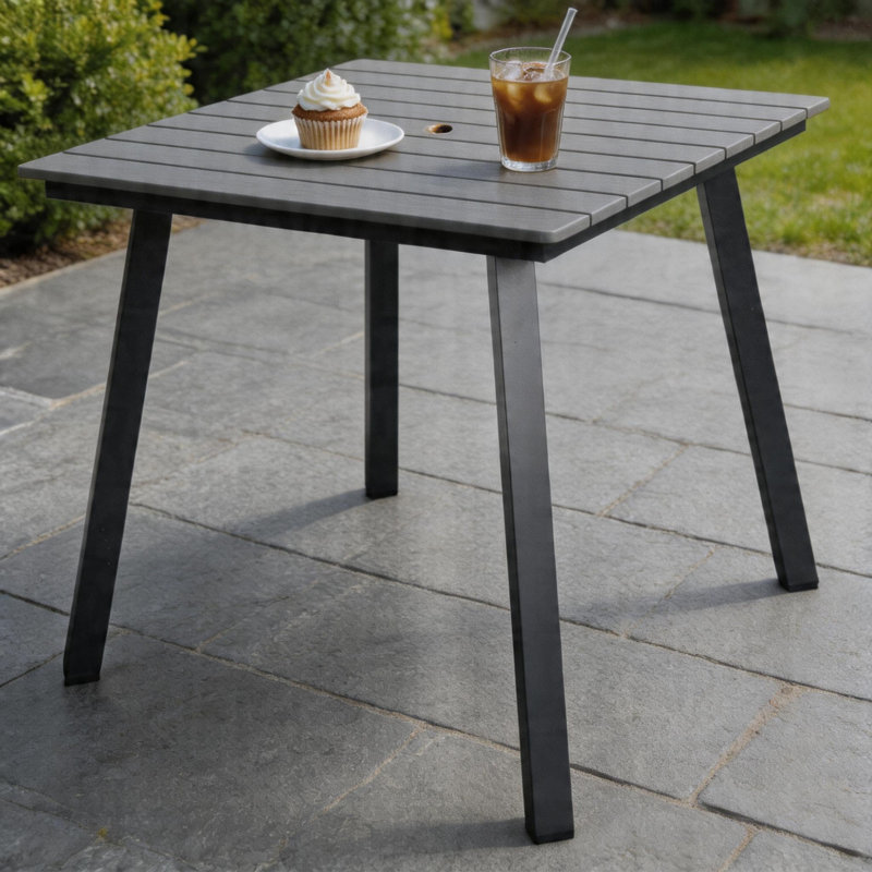 Table de salle à manger de patio carrée 35 po avec trou pour parasol, plateau de table Wpc, Gris