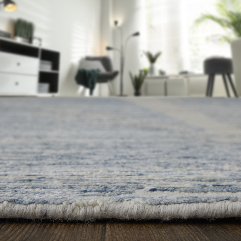 Tapis moderne abstrait ivoire / bleu / argenté Brighton, Rectangle 5 pi 6 po x 8 pi 6 po