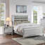 Mobilier de chambre à coucher lit moderne 2 tables de chevet avec lumières DEL et panneau de verre capitonné horizontal argent-418353086