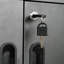 Armoire de garage en métal avec roulettes - Robuste et fiable pour le garage, le bureau et la maison. Tablettes intérieures réglables, roulettes verrouillables à mouvement lisse, surface surélevée, commode. Acier noir. L 30,24 po x P 16,05 po