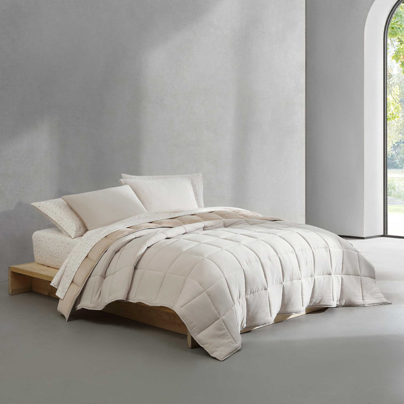 Ensemble d'édredon en peluche réversible Calvin Klein, Beige, Grand édredon et 6 pièces supplémentaires