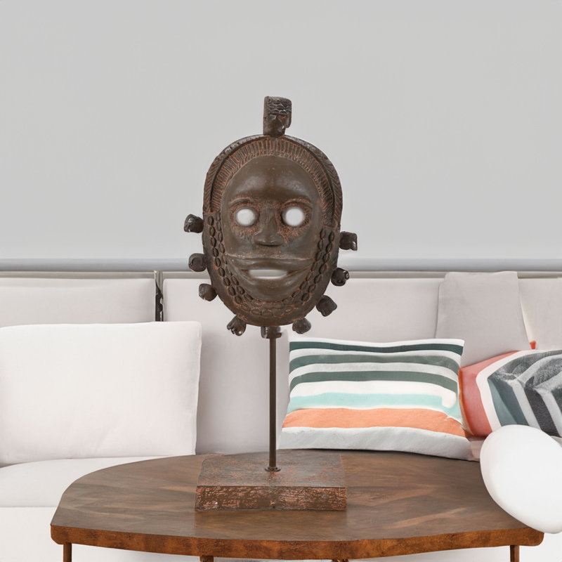 Masque de l'oracle sur pied