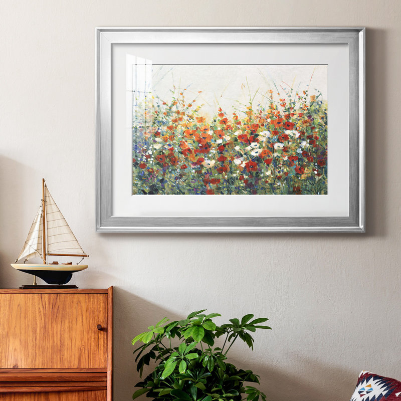 «Garden In Bloom I», toile encadrée de qualité supérieure - prête à être accrochée, H 30,5 po x l 42,5 po x P 1 po, Blanc