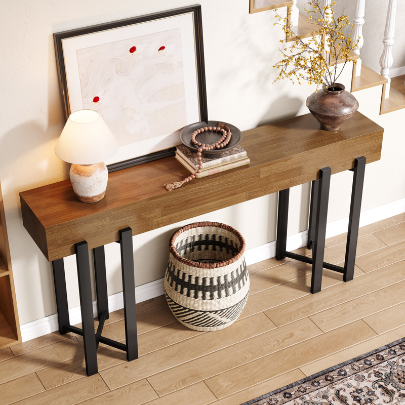 Console de 62,99 po de long pour le hall d'entrée, table de canapé en bois industriel avec pieds en métal robustes pour le couloir, le salon et l'entrée