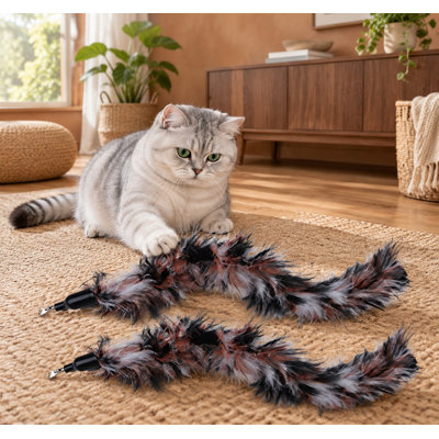 De style brun à longues plumes, ce paquet de 2 pièces offre des motifs de papillons, de libellules, de poissons, de souris, de chenilles, de vers, d'oiseaux et de plumes pour les chatons et les chats.