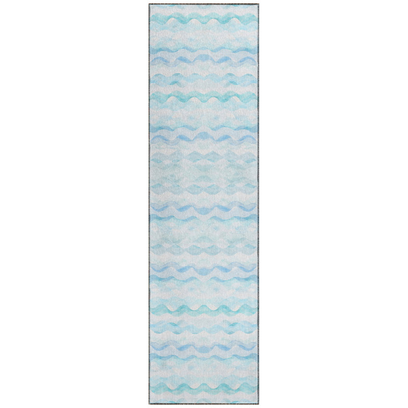 Tapis bleu intérieur / extérieur en polyester tissé à la machine Upminster, Tapis de couloir 2 pi 3 po x 7 pi 6 po