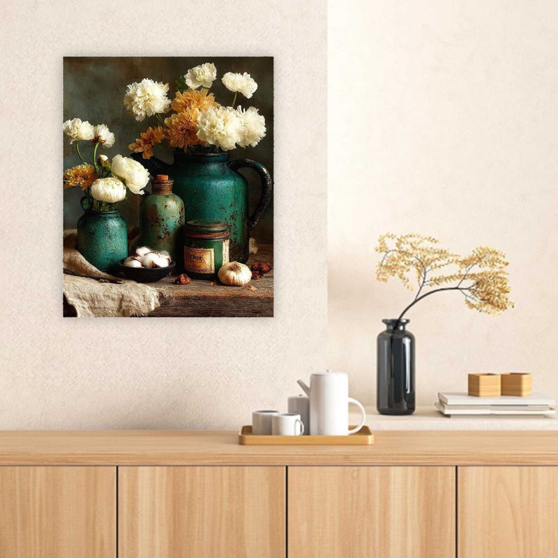 Vases verts, fleurs blanches et beige, épices de coton sur une table en bois rustique, art mural de qualité supérieure pour le salon, 32 x 24 po