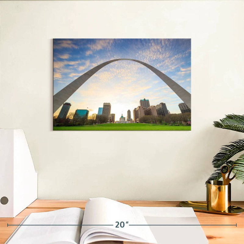 Nicci Under St. Louis Arch, 8" H x 12" W