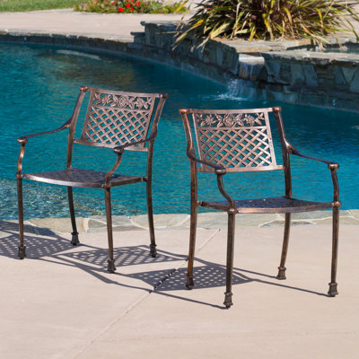 Chaise de patio empilable Tennille