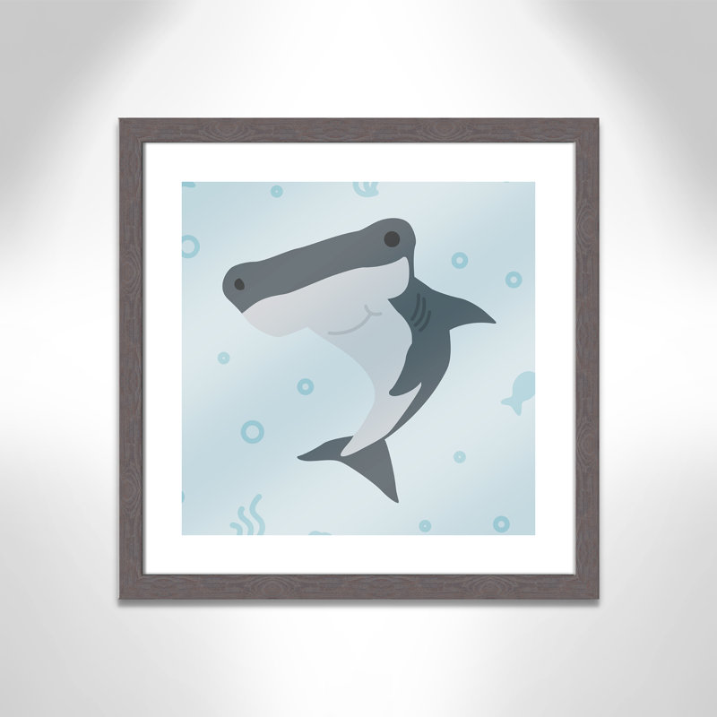 Impression sur papier Happy Hammerhead, H 22,5 po x l 22,5 po x P 0,6 po, Encadré plat à grain de bois gris