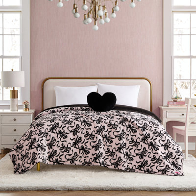 Couvertures en molleton doux Betsey Johnson
