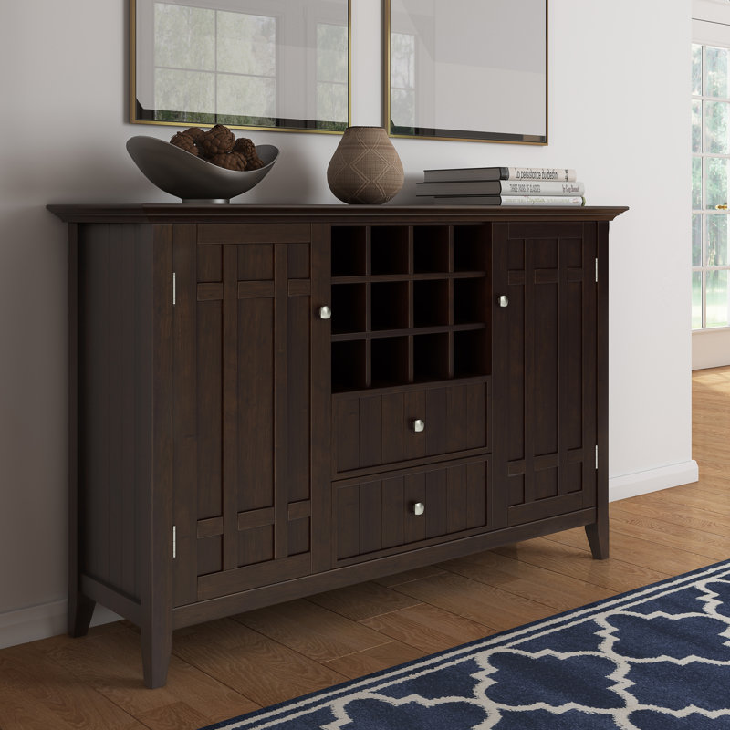 Buffet transitionnel en bois massif à 3 portes avec porte-bouteilles et tablettes réglables Bedford, Brun châtaignier foncé