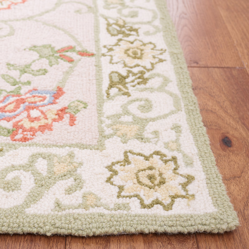 Hollander Floral Hand-Hooked Wool Beige/Green Area Rug, Rectangle 2'6" x 4'