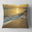 Oreiller moderne sous jaune coucher de vagues-123333869